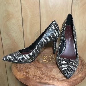 JESSICA SIMPSON Black and White Heels